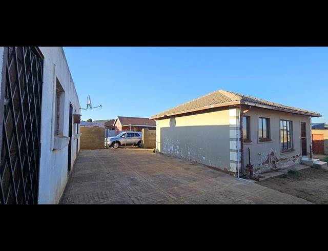 7 BEDROOM HOUSE FOR SALE IN LOTUS GARDENS